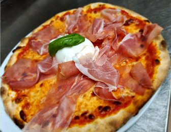 pizza prosciutto crudo e mozzarella