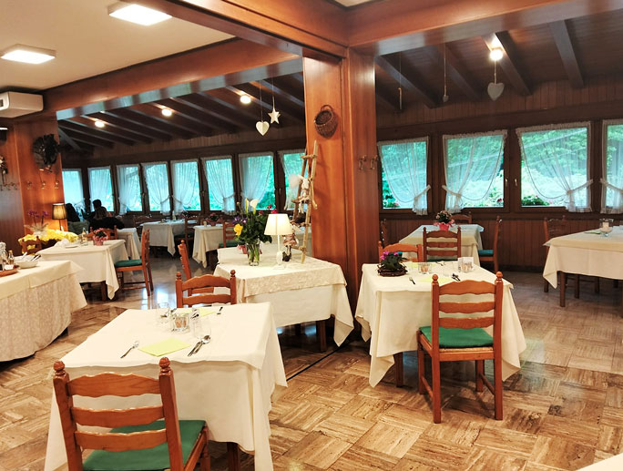 RISTORANTE ALLE RIVE locale tipico